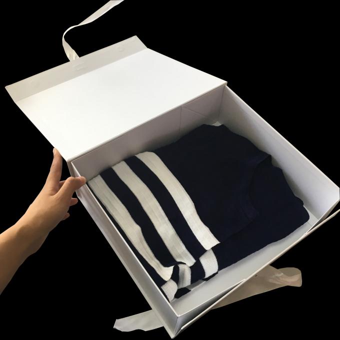 Подарочная коробка ленты подгонянная логотипом белая складывая бумажная для паковать одежд
