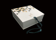 Персонализированная напечатанная логотипом поверхность слоения Матт подарочных коробок экологическая поставщик
