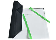 Повторно использованный зеленый складывая логотип изготовленного на заказ пятна коробок представления картона УЛЬТРАФИОЛЕТОВЫЙ с лентой поставщик