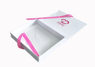 Коробка белого лоснистого Инсоле подарочных коробок закрытия ленты складывая упаковывая для женщин поставщик